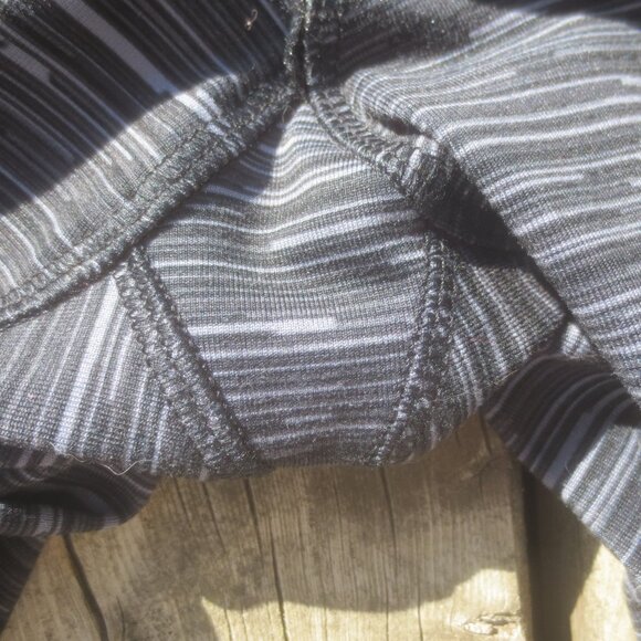 Champion Duo Dry Women's Athletic Leggings - Size Medium. - Picture 6 of 9